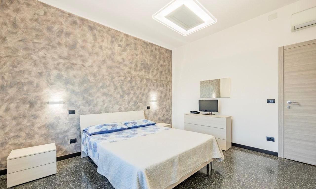Ad Un Passo Dal Mare Apartment Savona Exterior photo